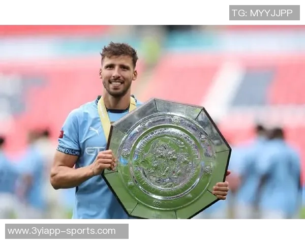 鲁本迪亚斯女友现场助威曼城感受客场氛围与众不同